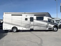 2026 Newmar Super Star 3731 | Thumbnail Photo 2 of 31