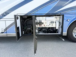 2022 Newmar Essex 4551 | Thumbnail Photo 30 of 32