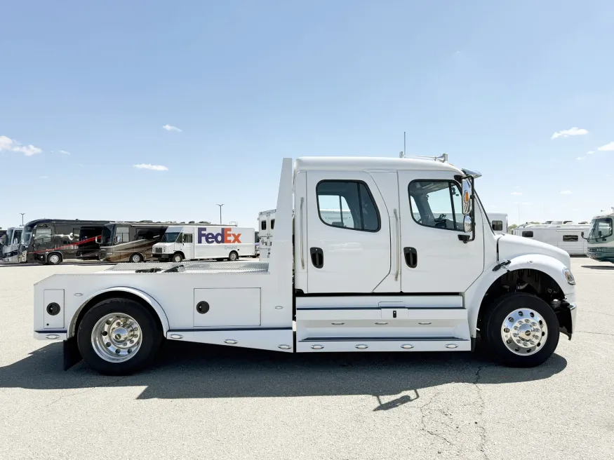 2023 Freightliner M2 106 Summit Hauler | Photo 16 of 22