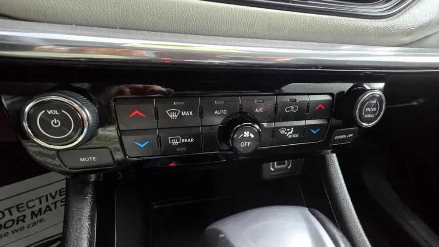 2024 Jeep Compass | Photo 22 of 29