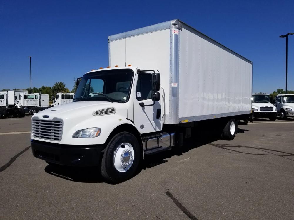 2018 Freightliner M2 106 | Photo 2 of 20