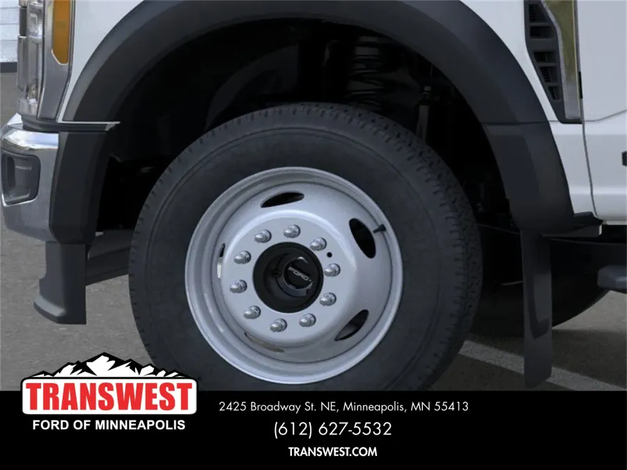 2026 Ford Super Duty F-550 | Photo 19 of 22