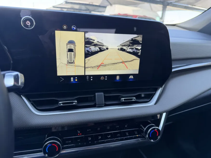 2025 Chevrolet Equinox AWD LT | Photo 16 of 22