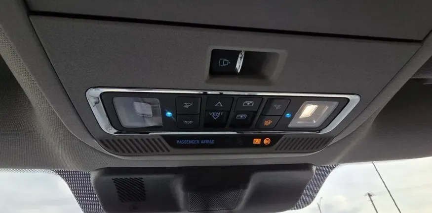 2026 Ford Super Duty F-350 | Photo 30 of 36