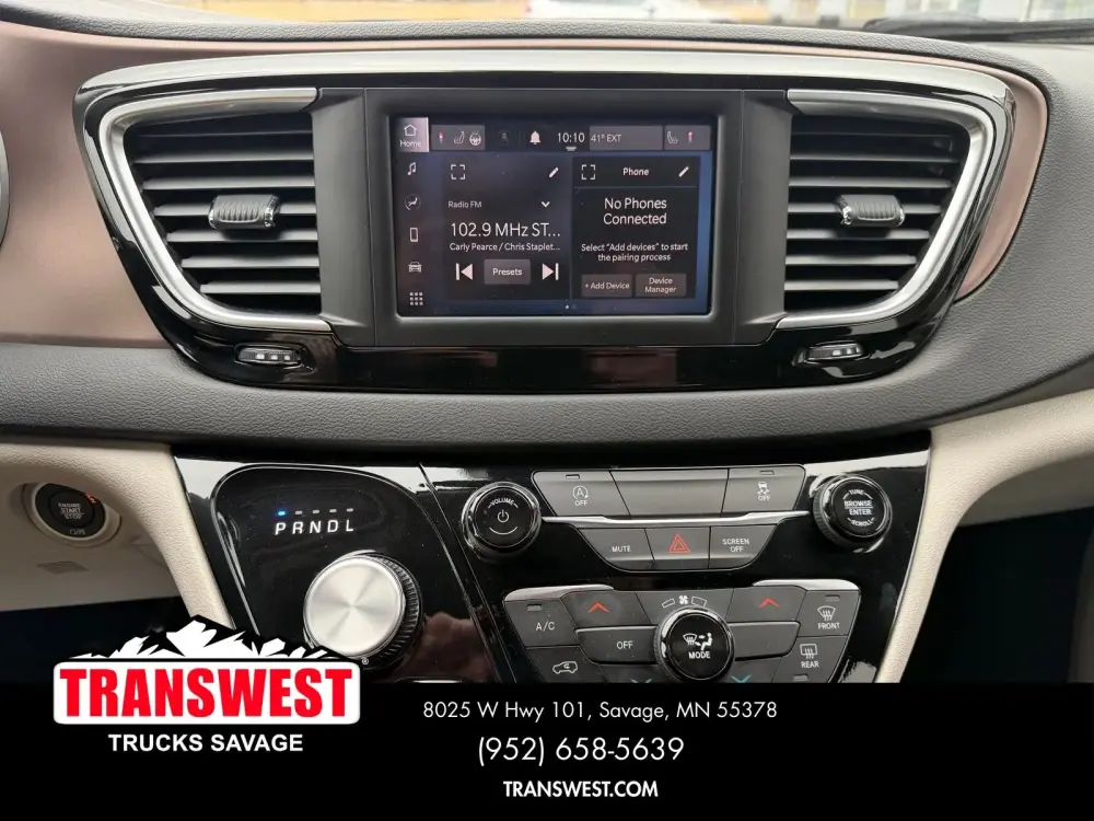 2024 Chrysler Voyager LX - Photo 12