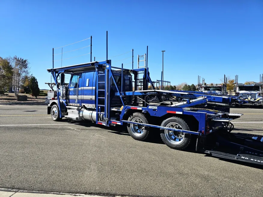 2022 Western Star 4900FA | Photo 15 of 27