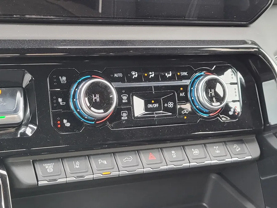 2026 GMC Sierra 2500HD AT4X | Photo 16 of 25