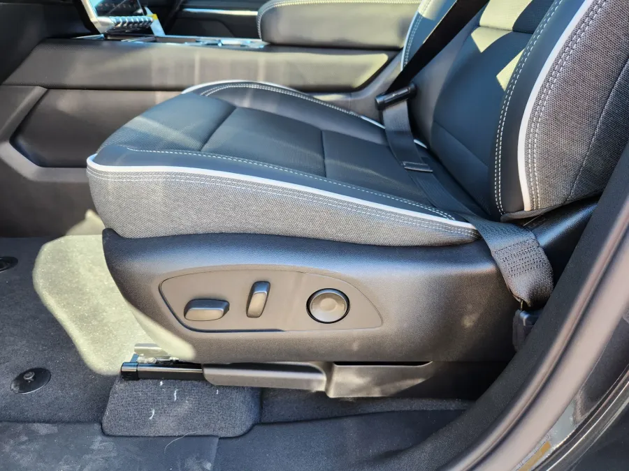 2026 GMC Sierra EV Standard Range Elevation | Photo 9 of 29