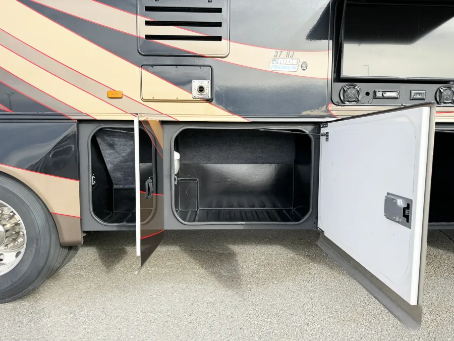 2016 Jayco Seneca 37HJ | Photo 24 of 29