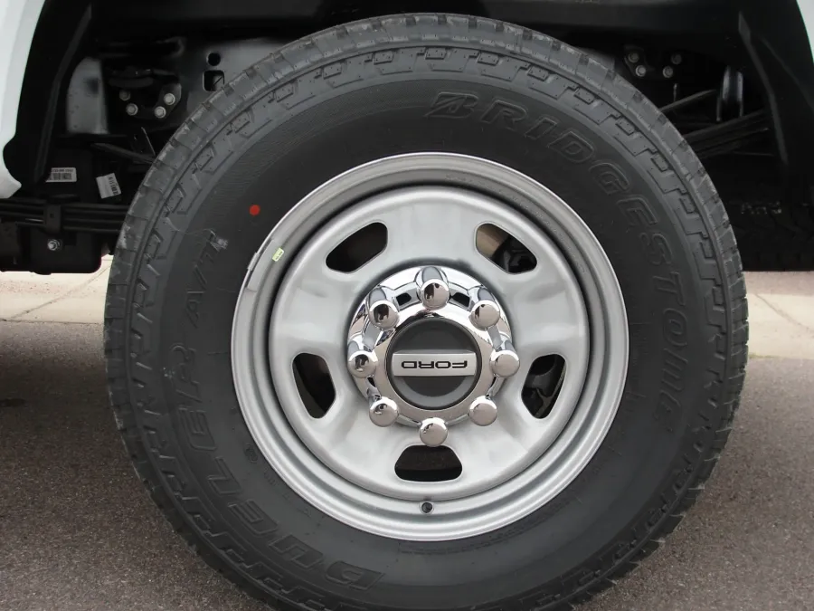 2026 Ford F-350 | Photo 13 of 14