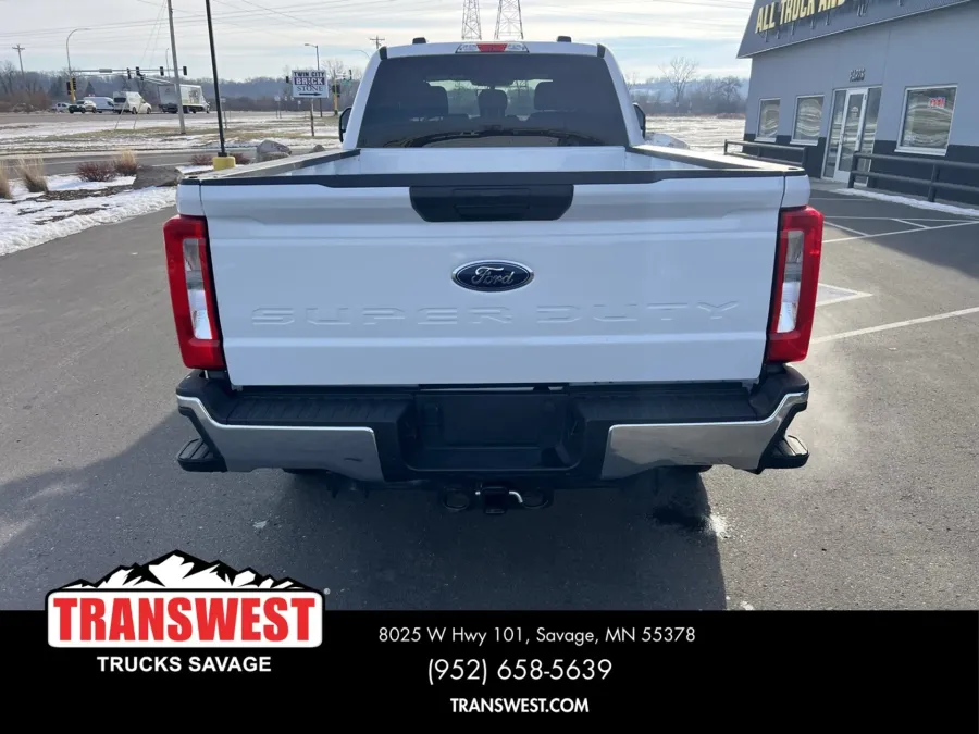 2024 Ford F-350 | Photo 10 of 16