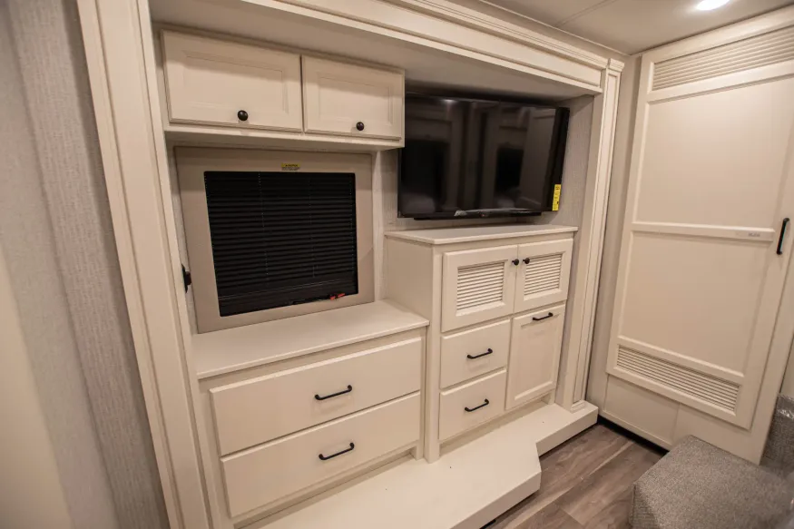 2026 Tiffin Byway 33FL | Photo 17 of 17