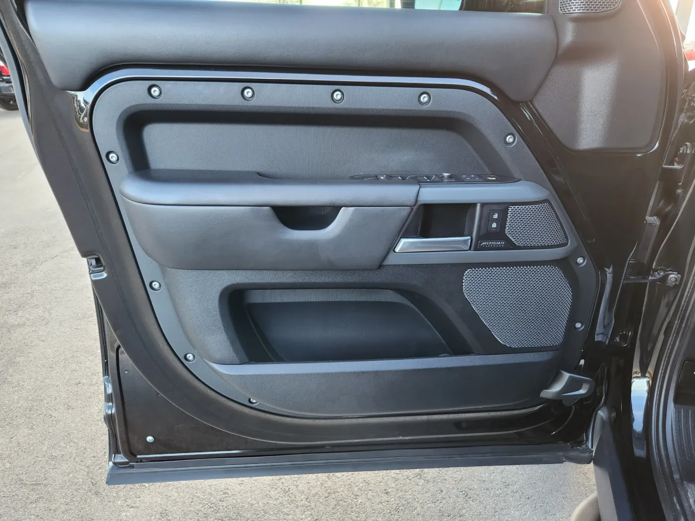 2020 Land Rover Defender X | Photo 5 of 28