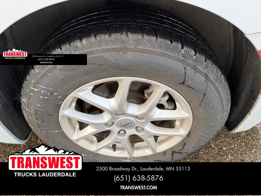 2024 Chrysler Pacifica Touring L | Photo 16 of 24