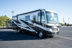 2026 Newmar Bay Star Sport 3225 | Thumbnail Photo 8 of 25