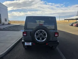 2021 Jeep Wrangler Unlimited Sahara | Thumbnail Photo 6 of 21