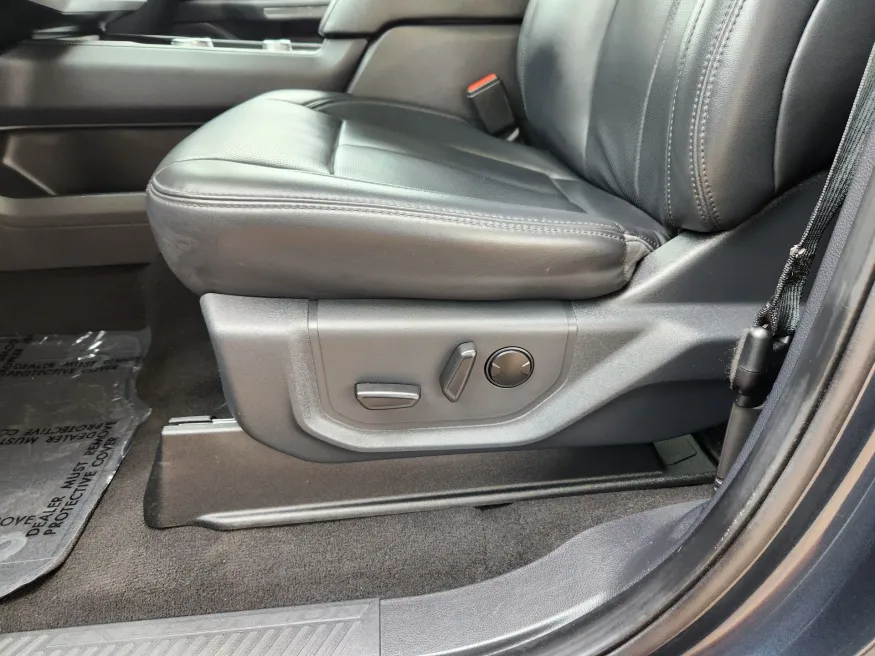 2024 Ford Expedition Max XLT | Photo 9 of 28