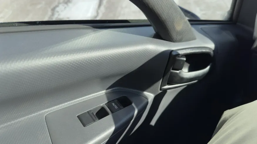 2025 Isuzu NRR GAS | Photo 14 of 18