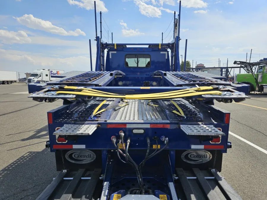 2022 Western Star 4900FA | Photo 6 of 27