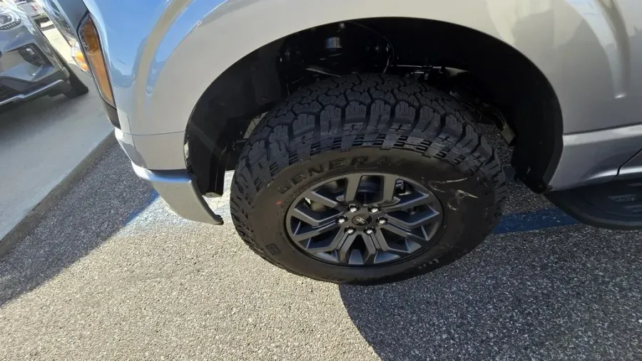 2025 Ford F-150 | Photo 10 of 32