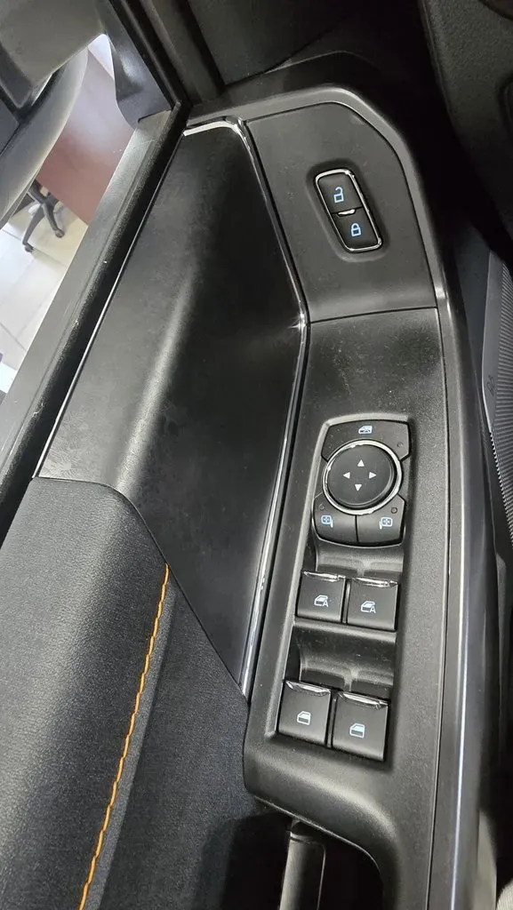 2025 Ford F-150 | Photo 12 of 26