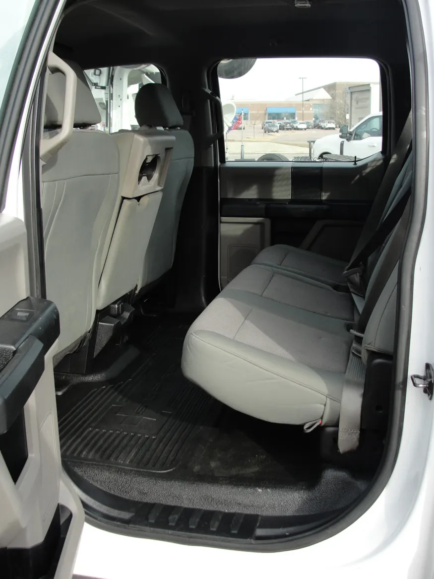 2019 Ford Super Duty F-550 | Photo 12 of 14