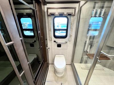 2023 Newmar London Aire 4521 | Thumbnail Photo 21 of 36