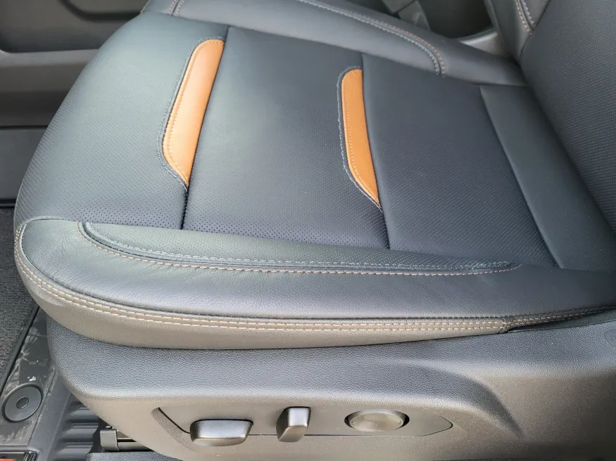 2026 GMC Sierra 2500HD AT4 | Photo 19 of 25