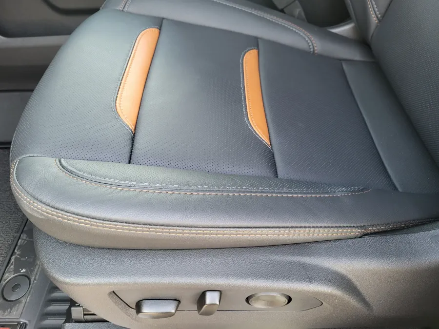 2026 GMC Sierra 2500HD AT4 | Photo 19 of 25