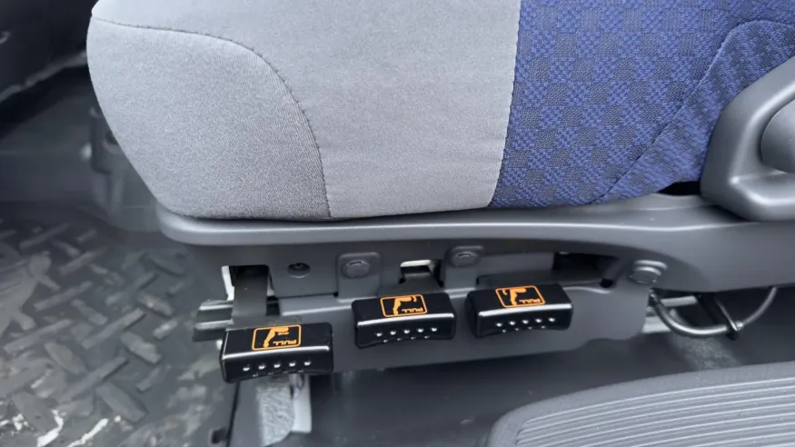 2025 Isuzu FVR | Photo 10 of 17