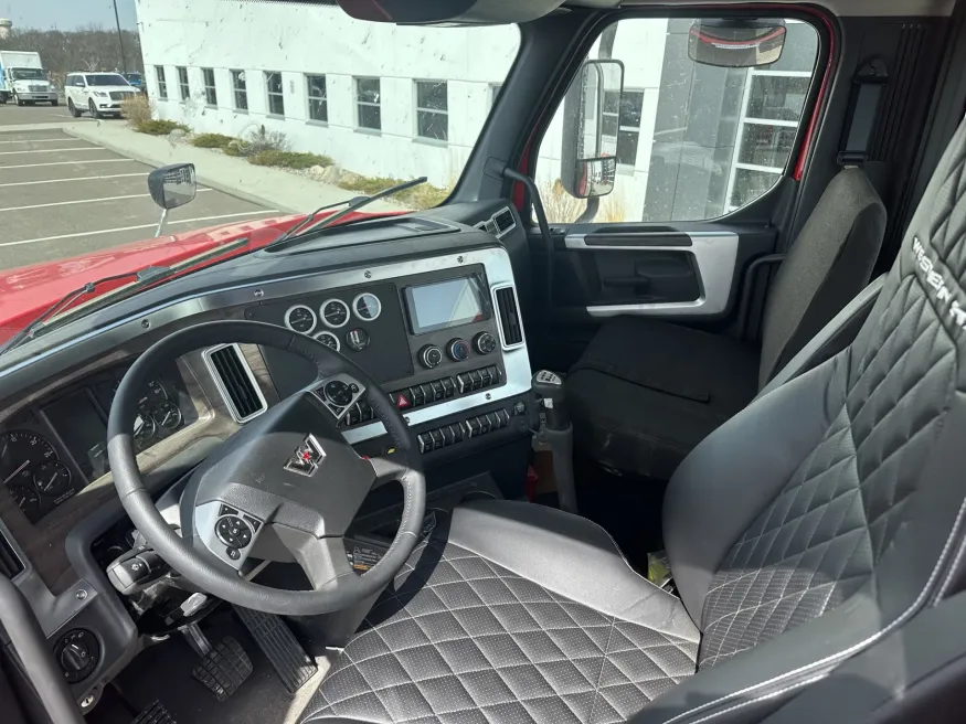 2027 Western Star 49X | Photo 10 of 15