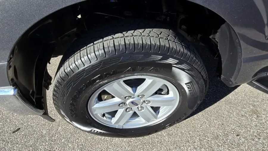 2023 Ford F-150 | Photo 10 of 29