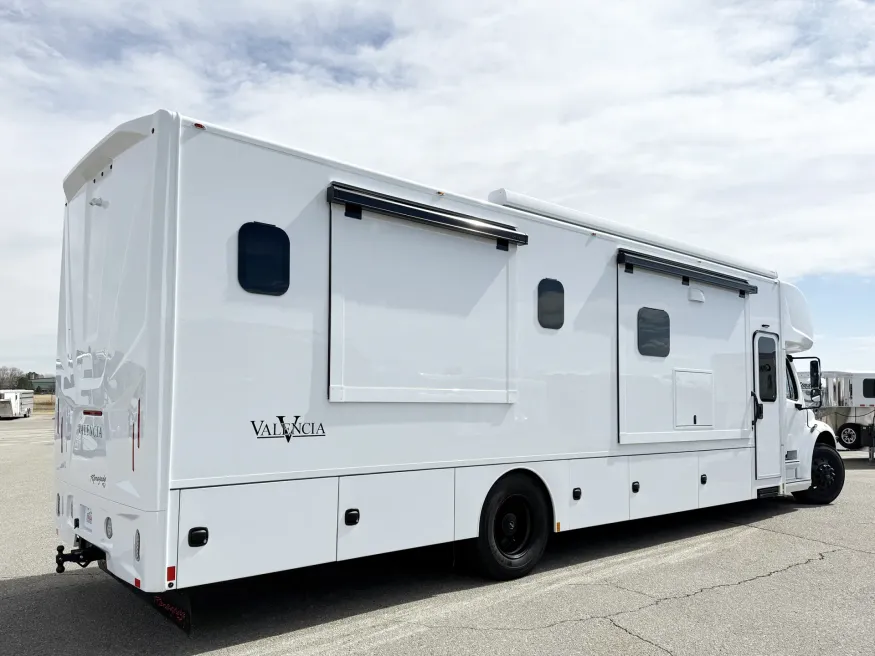 2026 Renegade Valencia 39RB | Photo 19 of 29