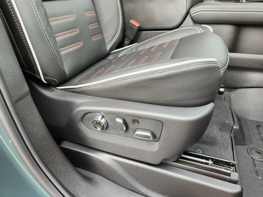 2026 GMC Yukon AT4 Ultimate | Photo 22 of 33