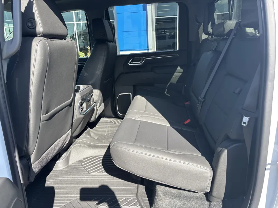 2026 Chevrolet Silverado 2500HD LTZ | Photo 9 of 20