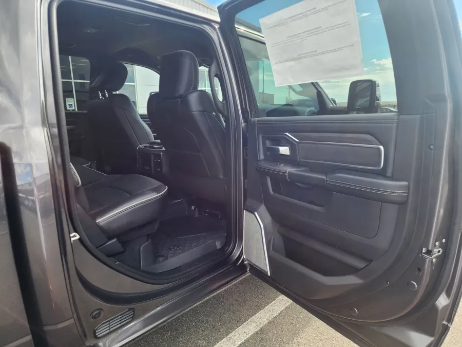 2025 RAM 3500 Laramie | Photo 13 of 26