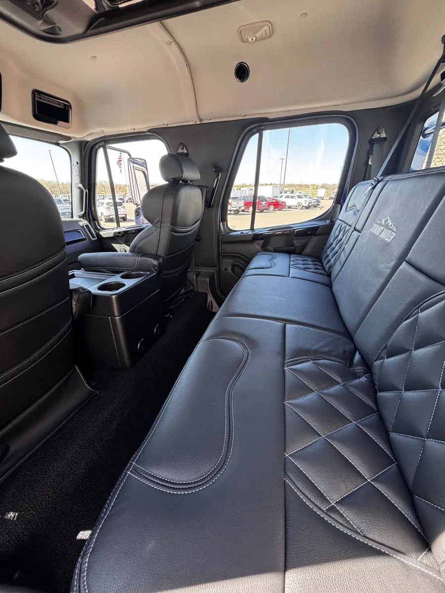 2025 Freightliner M2 106 Summit Hauler | Photo 19 of 27