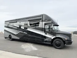 2026 Newmar Super Star 4159 | Thumbnail Photo 1 of 27