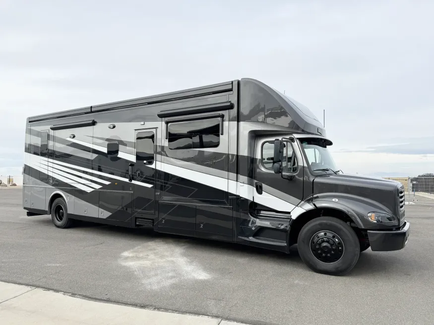 2026 Newmar Super Star 4159 | Photo 1 of 27