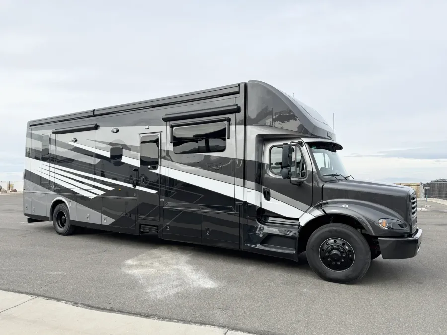 2026 Newmar Super Star 4159 | Photo 1 of 27