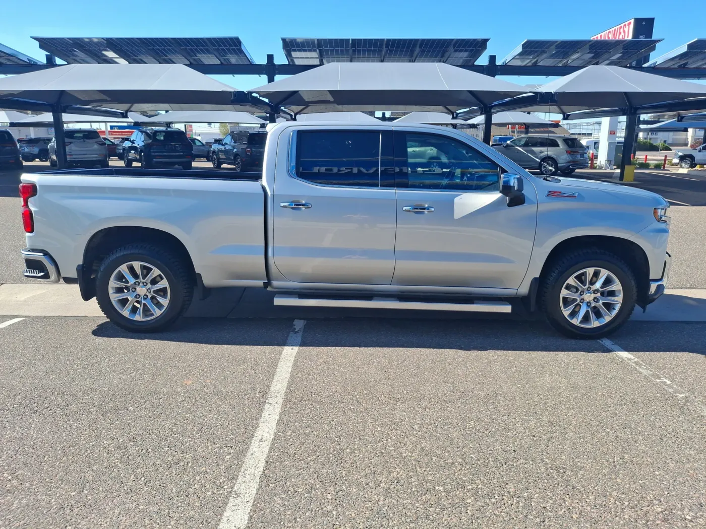 2020 Chevrolet Silverado 1500 LTZ | Photo 5 of 23