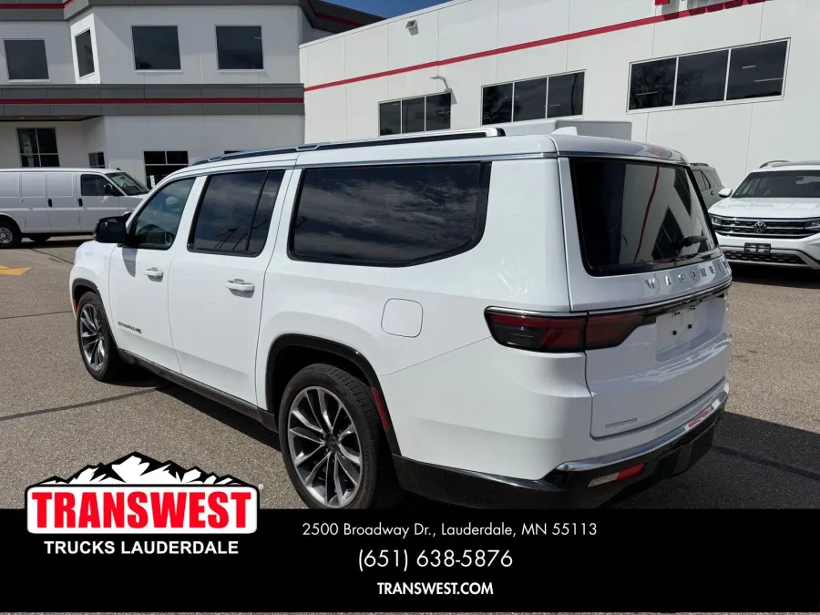 2023 Jeep Wagoneer L Series III | Photo 2 of 23