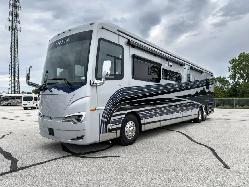 2026 Tiffin Allegro Bus 45BTP | Photo 7 of 47