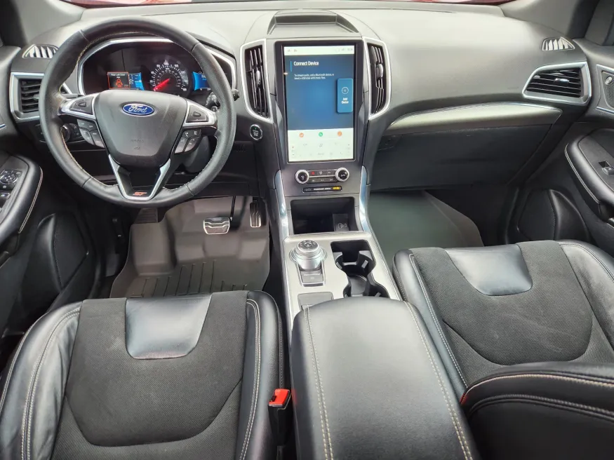 2021 Ford Edge ST | Photo 11 of 27