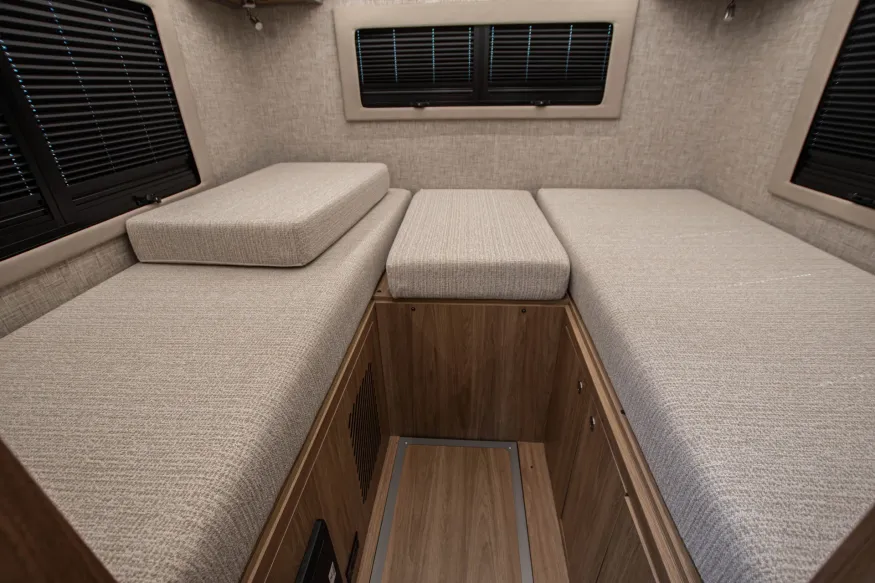 2026 Tiffin Wayfarer 25XLW | Photo 15 of 16