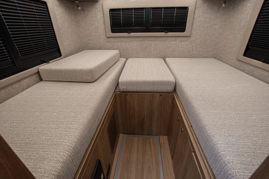 2026 Tiffin Wayfarer 25XLW | Photo 15 of 16