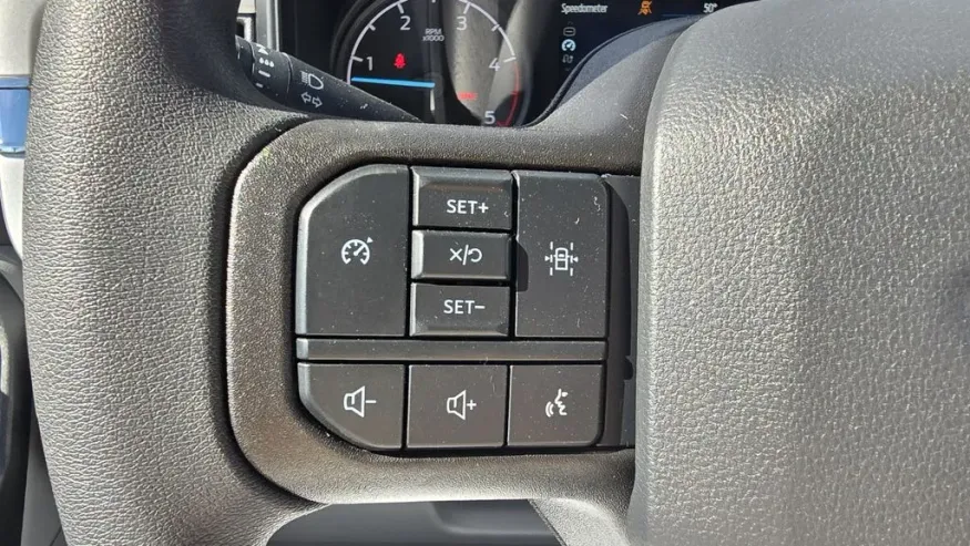 2026 Ford Super Duty F-350 | Photo 14 of 27