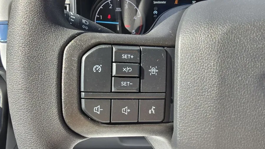 2026 Ford Super Duty F-350 | Photo 14 of 27