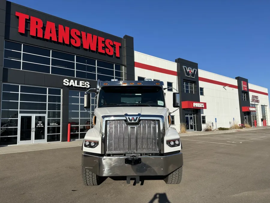 2026 Western Star 47X | Photo 2 of 12