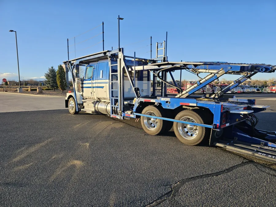 2021 Western Star 4900FA | Photo 6 of 33
